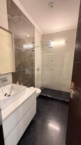 Bathroom Image of 4000 Sq.ft 3 BHK Builder Floor for rent in Sector 31 Noida for Rs. 85000