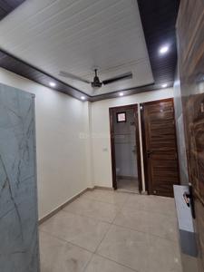 Bedroom Image of 650 Sq.ft 2 BHK Builder Floor for rent in Preet Vihar New Delhi for Rs. 14500