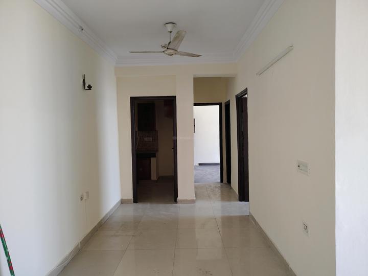 Mahagun Mascot Main Image 1