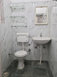 Common Bathroom One Image of 1500 Sq.ft 2 BHK Builder Floor for rent in Janakpuri New Delhi for Rs. 30000