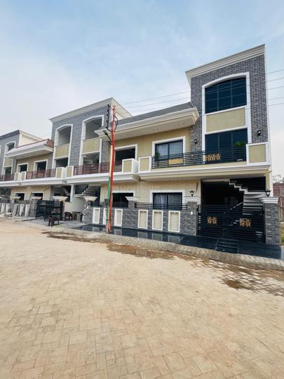 Sec 126 Main Image 1