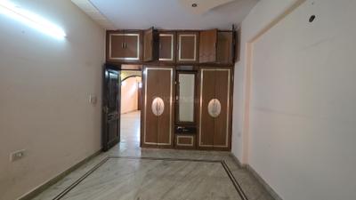 Bedroom Image of 900 Sq.ft 2 BHK Builder Floor for rent in Pitampura New Delhi for Rs. 32500