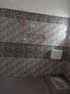 Bathroom Image of 1500 Sq.ft 2 BHK Builder Floor for rent in South City Lucknow for Rs. 15000