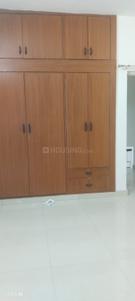 Bedroom Image of 1800 Sq.ft 3 BHK Duplex for rent in South Park Apartments, Chittaranjan Park New Delhi for Rs. 75000