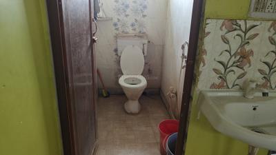Bathroom Image of 705 Sq.ft 2 BHK Apartment / Flat for sale in Keshtopur Kolkata for Rs. 2600000