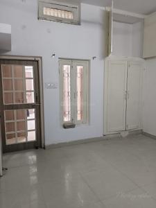 Bedroom Image of 1250 Sq.ft 2 BHK Builder Floor for rent in Indira Nagar Lucknow for Rs. 16500