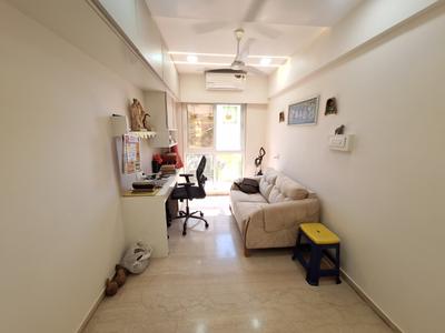 Hall Image of 775 Sq.ft 2.5 BHK Apartment / Flat for sale in Platinum Life, Andheri West Mumbai for Rs. 35000000