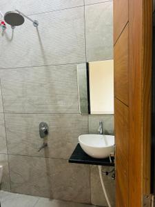Bathroom Image of 1500 Sq.ft 2 BHK Independent House for rent in Tikrapara Raipur for Rs. 13000
