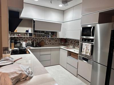 Kitchen Image of 650 Sq.ft 1 BHK Apartment / Flat for rent in Maker Tower, Cuffe Parade Mumbai for Rs. 165000