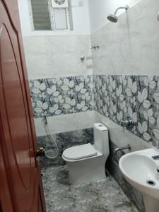 Bathroom Image of 1300 Sq.ft 2.5 BHK Builder Floor for rent in Humayun Nagar Hyderabad for Rs. 30000