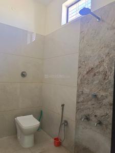 Bathroom Image of 1800 Sq.ft 2 BHK Builder Floor for rent in Paratwada Amravati for Rs. 18000