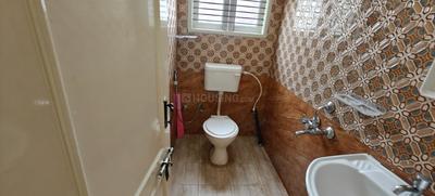 Bathroom Image of 1100 Sq.ft 2 BHK Builder Floor for rent in Banaswadi Bengaluru for Rs. 30100