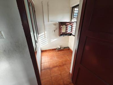 Bathroom Image of 1200 Sq.ft 3 BHK Apartment / Flat for sale in Thrippunithura Kochi for Rs. 4950000