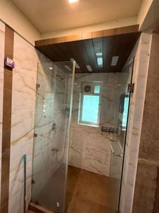 Bathroom Image of 650 Sq.ft 1 BHK Apartment / Flat for rent in Sherly Queen, Pali Hill Mumbai for Rs. 90000