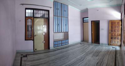 Bedroom Image of 900 Sq.ft 2 BHK Builder Floor for rent in Amrai Gaon Lucknow for Rs. 9000