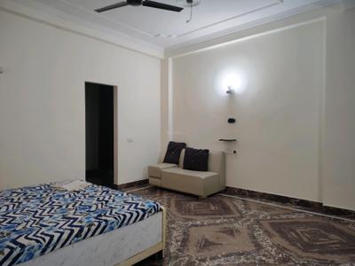 Bedroom Image of 1000 Sq.ft 2 BHK Apartment / Flat for rent in Rajpur Khurd Village New Delhi for Rs. 31000