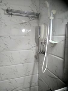 Bathroom Image of 750 Sq.ft 2 BHK Apartment / Flat for sale in Srishti Micro Srishti, Bhandup West Mumbai for Rs. 14000000