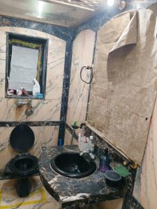 Bathroom Image of 600 Sq.ft 1 BHK Apartment / Flat for rent in Vile Parle East Mumbai for Rs. 55000