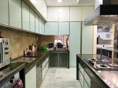 Kitchen Image of 3020 Sq.ft 3 BHK Apartment / Flat for sale in Santacruz West Mumbai for Rs. 130664800