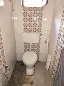 Common Bathroom Image of 1800 Sq.ft 2 BHK Independent House for rent in SS Residency, Uppal Kalan Secunderabad for Rs. 25000