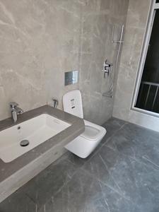 Common Bathroom Image of 946 Sq.ft 2 BHK Apartment / Flat for sale in Monte South, Byculla Mumbai for Rs. 29900000