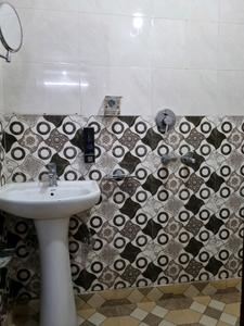 Common Bathroom Image of 445 Sq.ft 1 BHK Apartment / Flat for sale in Dwarka Mor New Delhi for Rs. 3000000