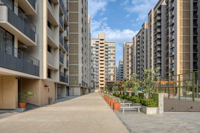 Image of 950 Sq.ft 3 BHK Penthouse for sale in Sun Southrayz, South Bopal, Ahmedabad for Rs. 10500000