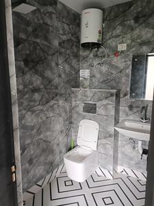 Bathroom Image of 2470 Sq.ft 4 BHK Apartment / Flat for sale in Central Park Aqua Front Towers, Sector 33 Sohna for Rs. 33000000