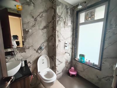 Bathroom Image of 1530 Sq.ft 3 BHK Builder Floor for rent in Ramesh Nagar New Delhi for Rs. 50000