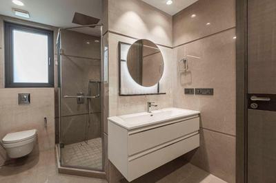 Bathroom Image of 2600 Sq.ft 4 BHK Builder Floor for rent in West End New Delhi for Rs. 500000