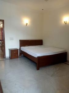 Bedroom Image of 1800 Sq.ft 3 BHK Builder Floor for sale in Green Park New Delhi for Rs. 55000000