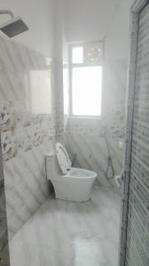 Bathroom Image of 3300 Sq.ft 5 BHK Duplex for rent in Shalimar Paradise, Mohammadpur Chauki Lucknow for Rs. 50000