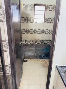 Bathroom Image of 675 Sq.ft 2 BHK Apartment / Flat for rent in Gotri Vadodara for Rs. 15000