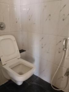 Common Bathroom Image of 700 Sq.ft 1 BHK Apartment / Flat for rent in Swaraj Kingston, Ulwe Navi Mumbai for Rs. 28000