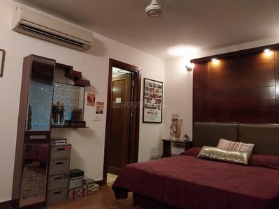 Bedroom Image of 900 Sq.ft 2 BHK Builder Floor for sale in Lajpat Nagar New Delhi for Rs. 20000000