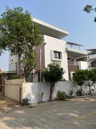 Thaltej Main Image 1