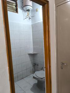 Bathroom Image of 1000 Sq.ft 2 BHK Independent House for rent in Sudama Nagar Indore for Rs. 16500