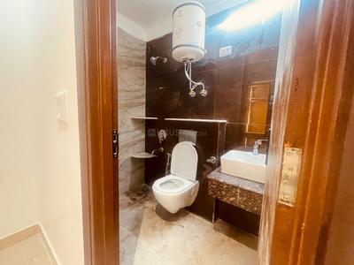Bathroom Image of 1000 Sq.ft 2 BHK Apartment / Flat for sale in Said-Ul-Ajaib New Delhi for Rs. 5000000