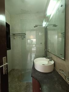 Bathroom Image of 2300 Sq.ft 3 BHK Builder Floor for sale in Greater Kailash I New Delhi for Rs. 55000000