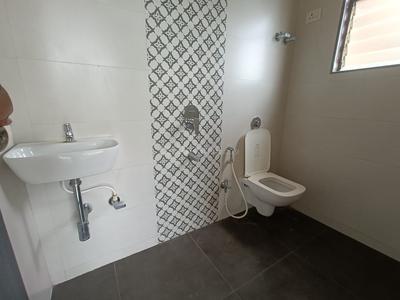Bathroom Image of 1900 Sq.ft 3 BHK Apartment / Flat for sale in Dudhe Sea Regency, Ulwe Navi Mumbai for Rs. 24000000