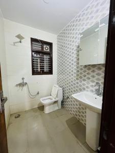 Bathroom Image of 1400 Sq.ft 3 BHK Independent House for rent in Sector 52 Gurgaon for Rs. 34000