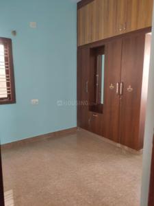 Bedroom Image of 700 Sq.ft 2 BHK Builder Floor for rent in NRI Layout Bengaluru for Rs. 15000