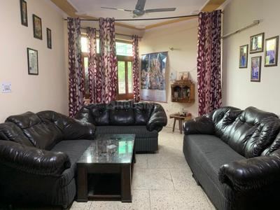Hall Image of 1850 Sq.ft 3 BHK Apartment / Flat for rent in Vishnu Garden New Delhi for Rs. 50000