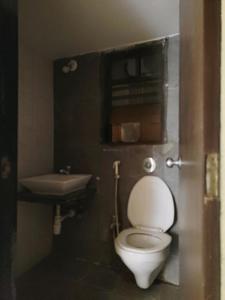 Common Bathroom Image of 880 Sq.ft 2 BHK Apartment / Flat for sale in Nicon Vista, Vasai East Vasai for Rs. 5800000