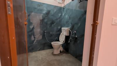 Bathroom Image of 650 Sq.ft 1 BHK Independent House for rent in Horamavu Bengaluru for Rs. 30000