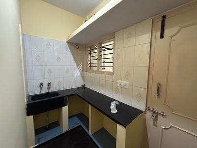 Kitchen Image of 450 Sq.ft 1 BHK Apartment / Flat for rent in Domlur Layout Bengaluru for Rs. 17000
