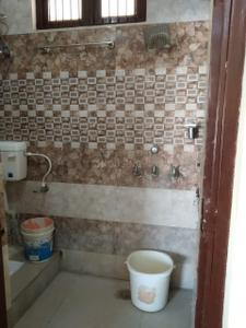 Bathroom Image of 1200 Sq.ft 1 BHK Builder Floor for rent in Pushpanjali Vihar, Sikandra Agra for Rs. 9000