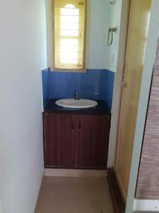 Bathroom Image of 700 Sq.ft 1 BHK Independent House for rent in Muneshwara Nagar Bengaluru for Rs. 12000