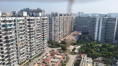 Image of 1350 Sq.ft 2 BHK Apartment / Flat for sale in Arocon Golf Ville, Crossings Republik, Ghaziabad for Rs. 9600000