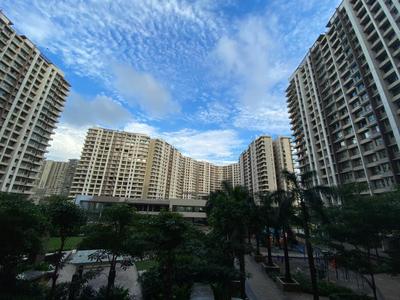 Image of 1015 Sq.ft 2 BHK Apartment / Flat for rent in Kalpataru Aura, Ghatkopar West, Mumbai for Rs. 90000